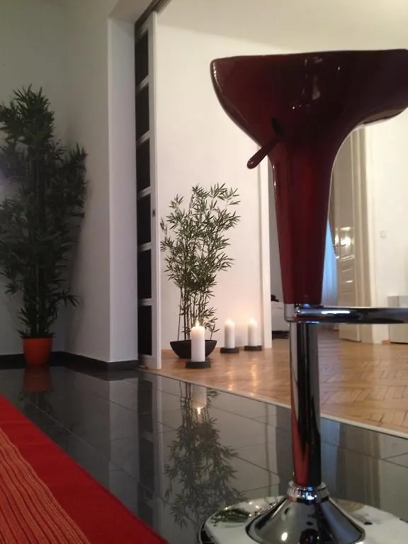 Design Apartment Schoenbrunn Vienna
