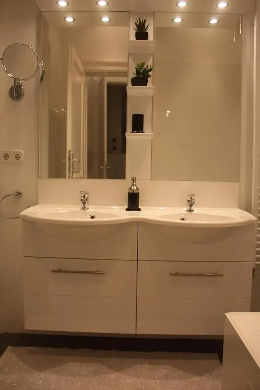 Design Apartment Schoenbrunn Vienna