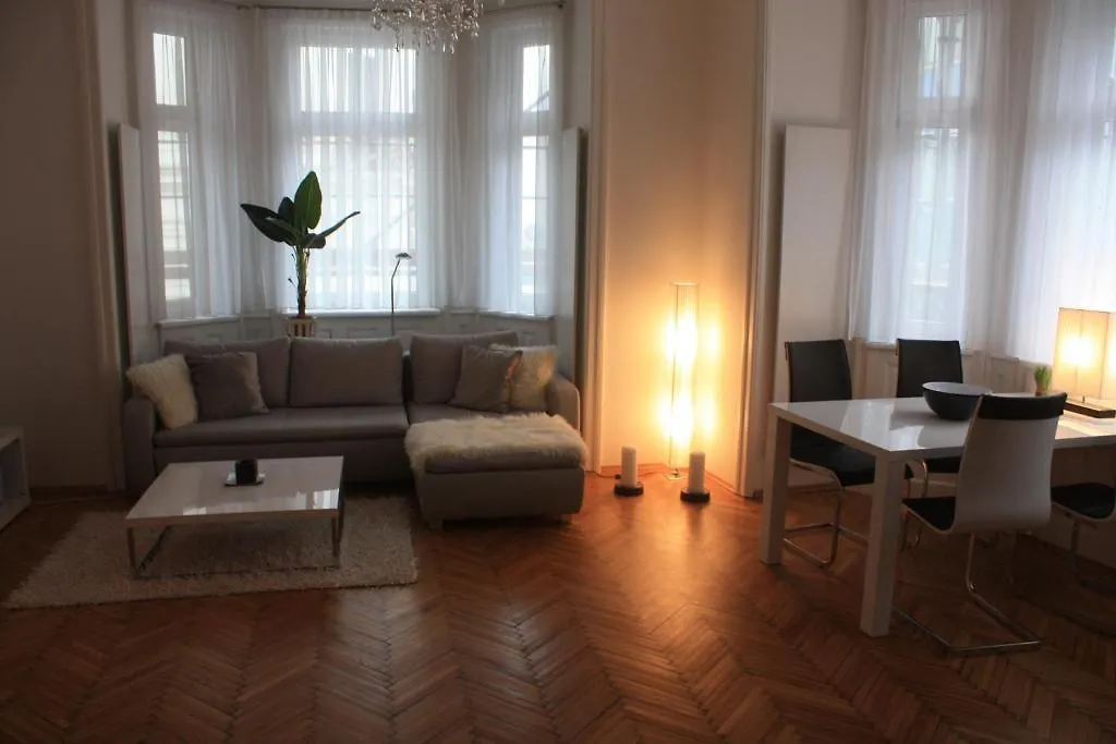 Design Apartment Schoenbrunn Vienna