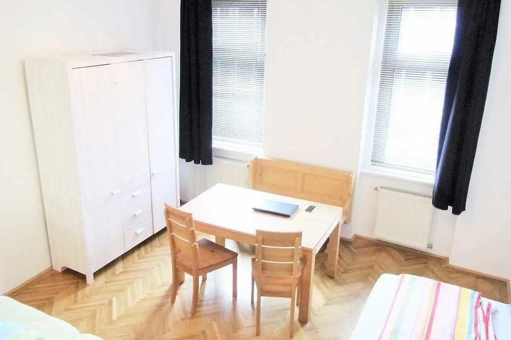 Design Apartment Schoenbrunn Vienna